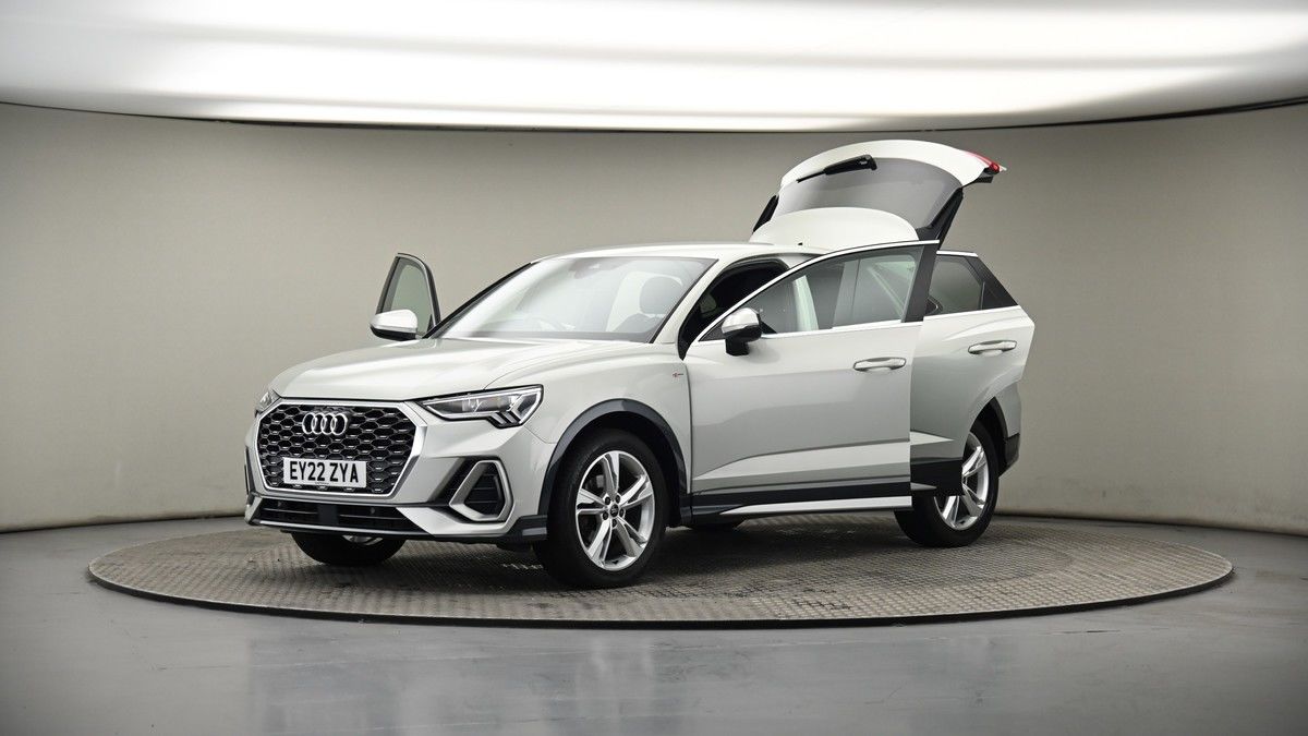 More views of Audi Q3
