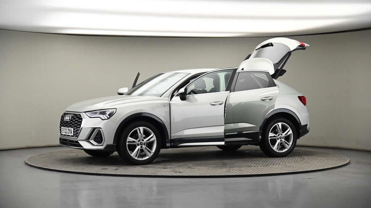 More views of Audi Q3