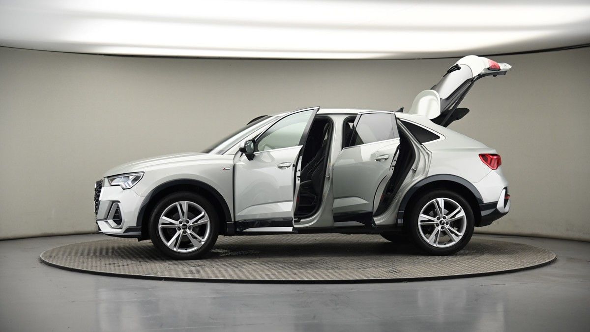 More views of Audi Q3