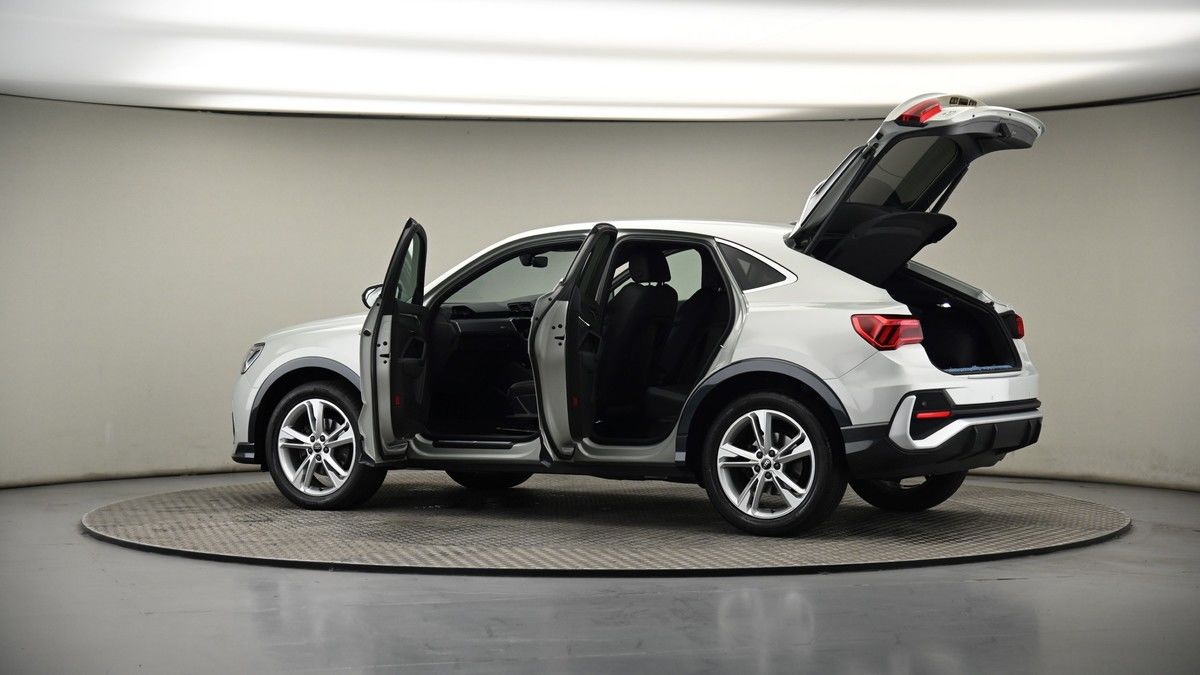 More views of Audi Q3