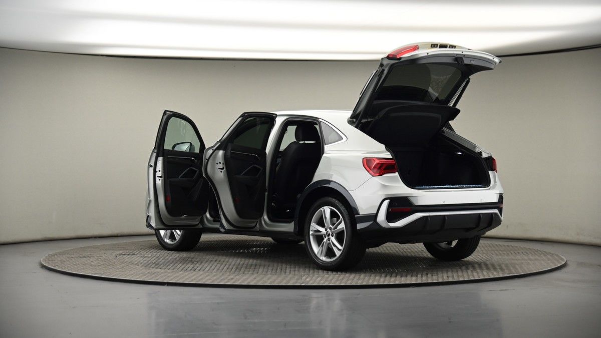 More views of Audi Q3