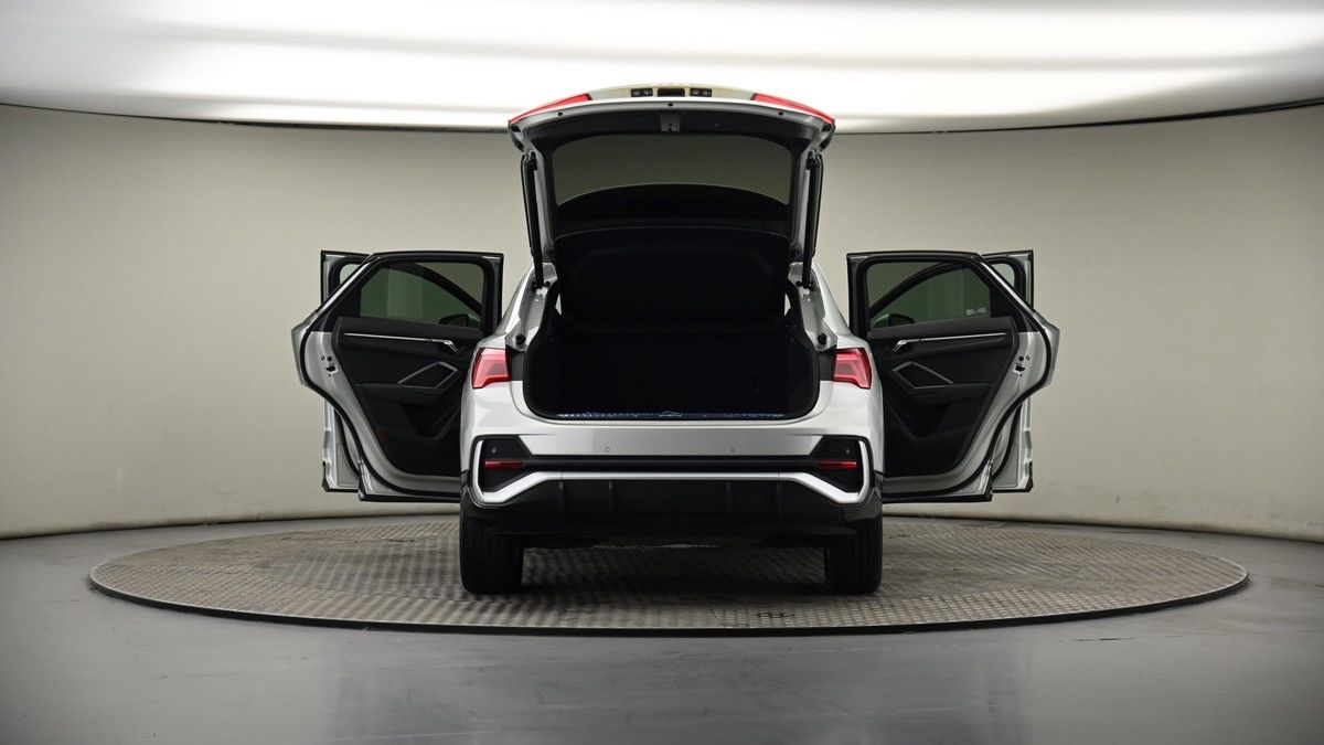 More views of Audi Q3