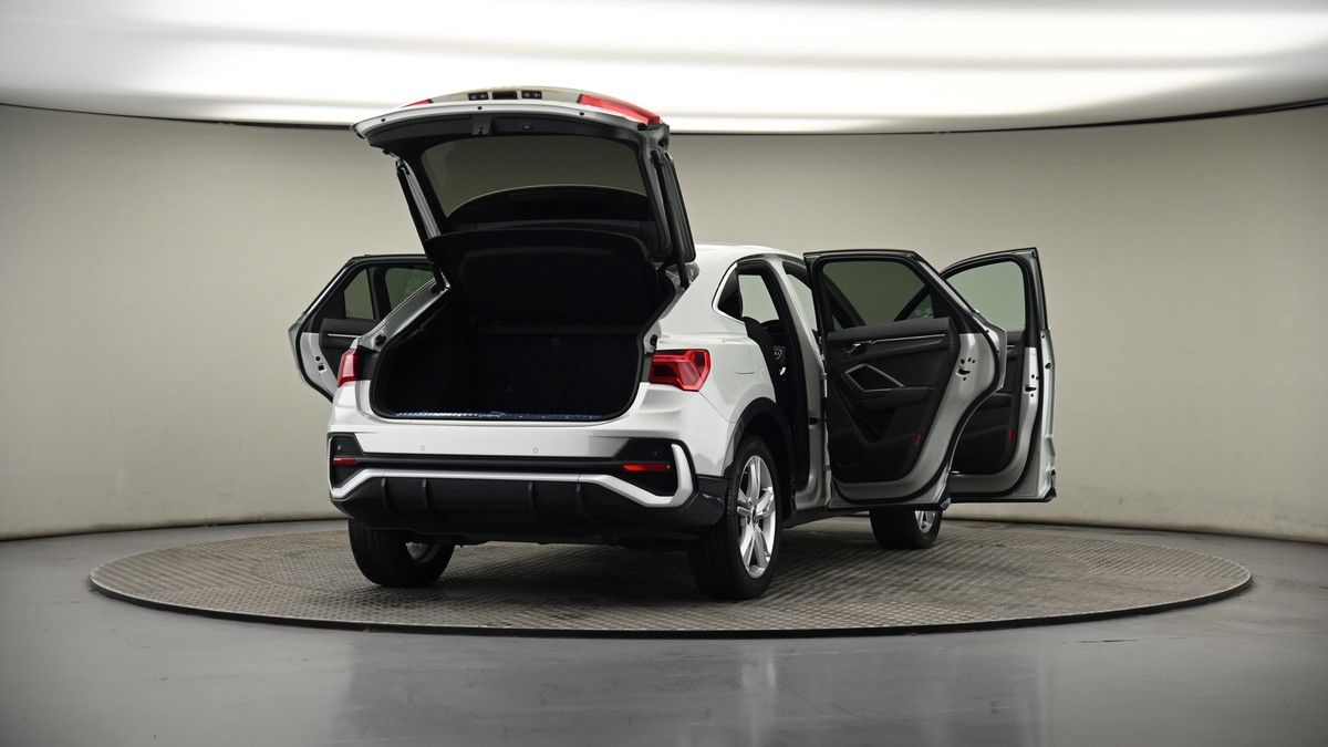 More views of Audi Q3