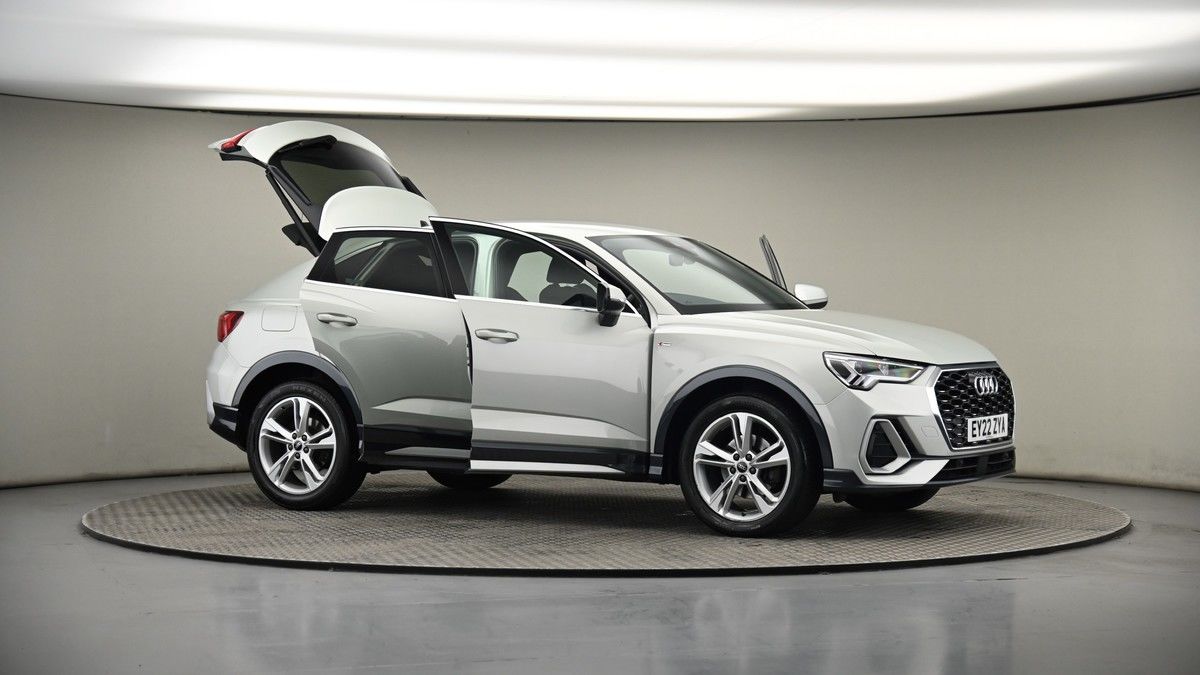 More views of Audi Q3