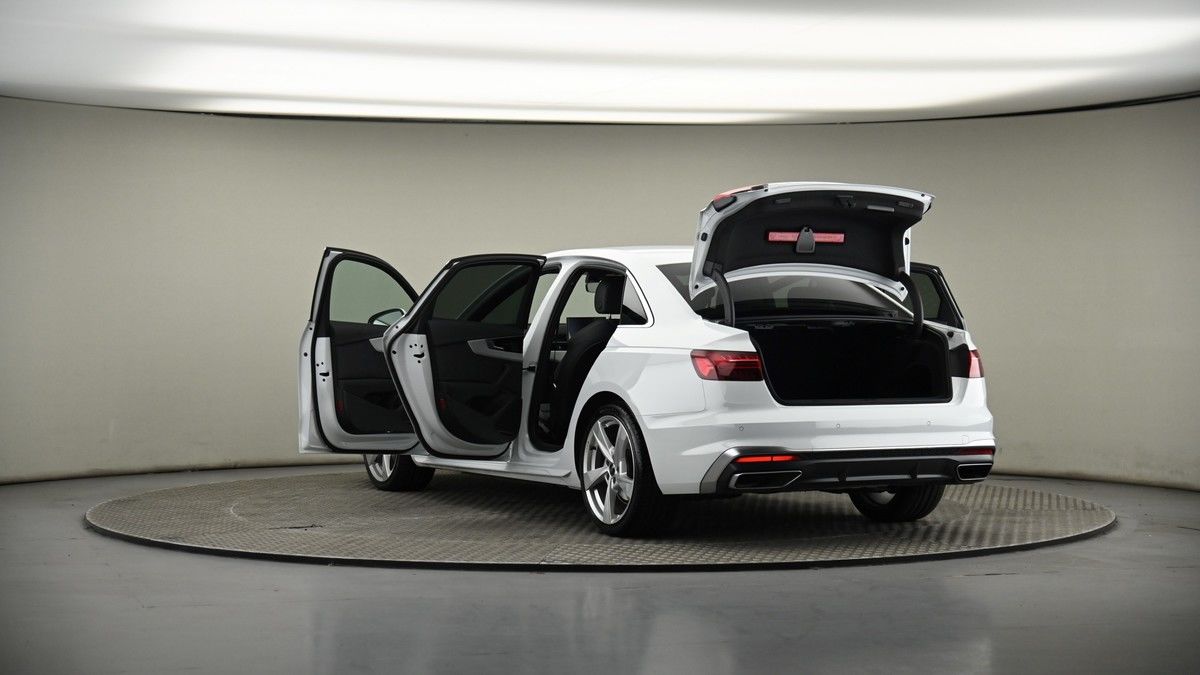 Audi A4 Image 8