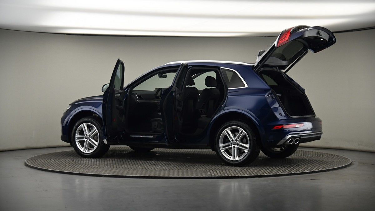 More views of Audi Q5