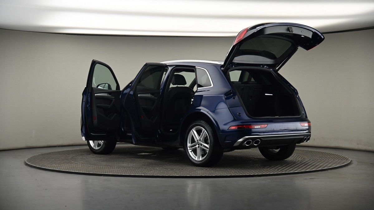 More views of Audi Q5