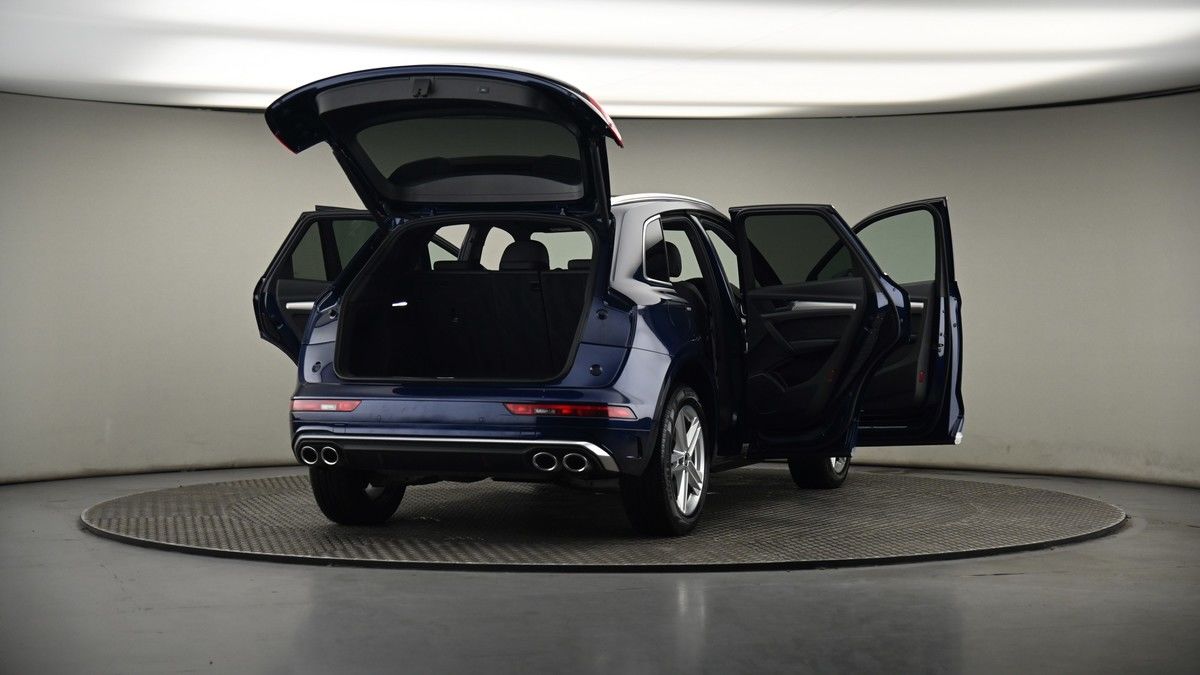 More views of Audi Q5