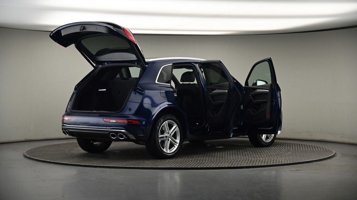 More views of Audi Q5