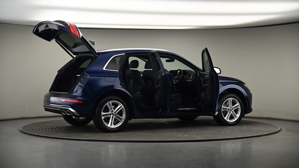 More views of Audi Q5