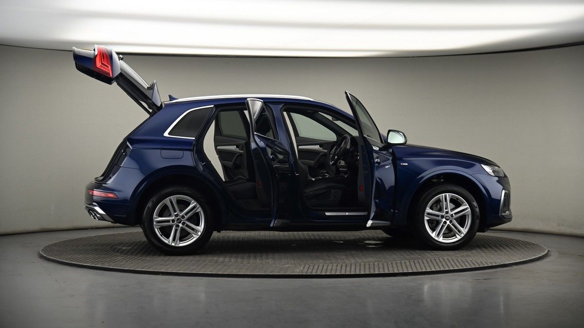 More views of Audi Q5