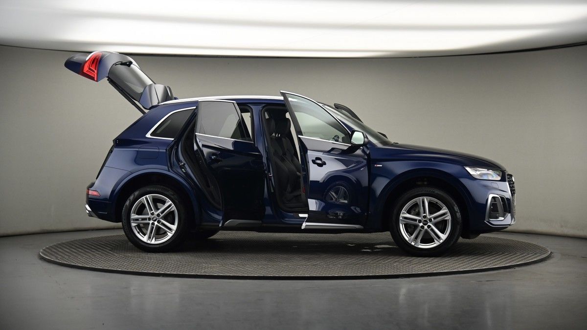 More views of Audi Q5