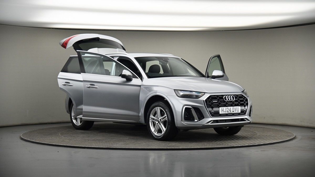 More views of Audi Q5