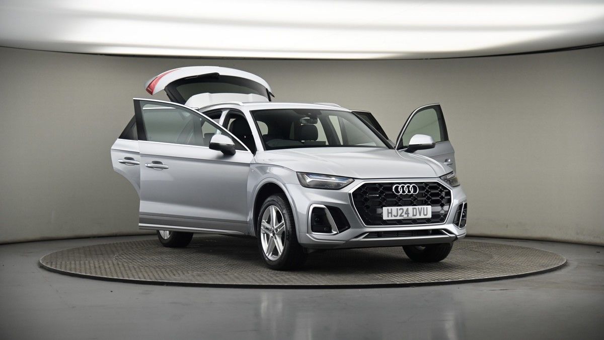 More views of Audi Q5