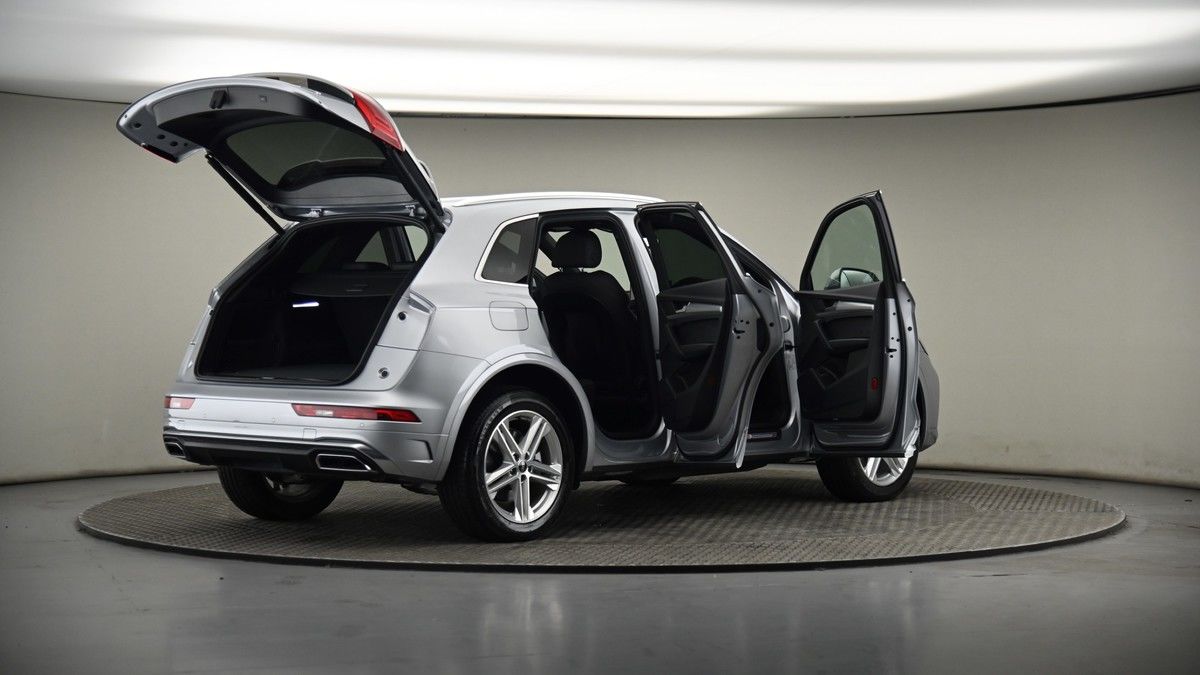 More views of Audi Q5