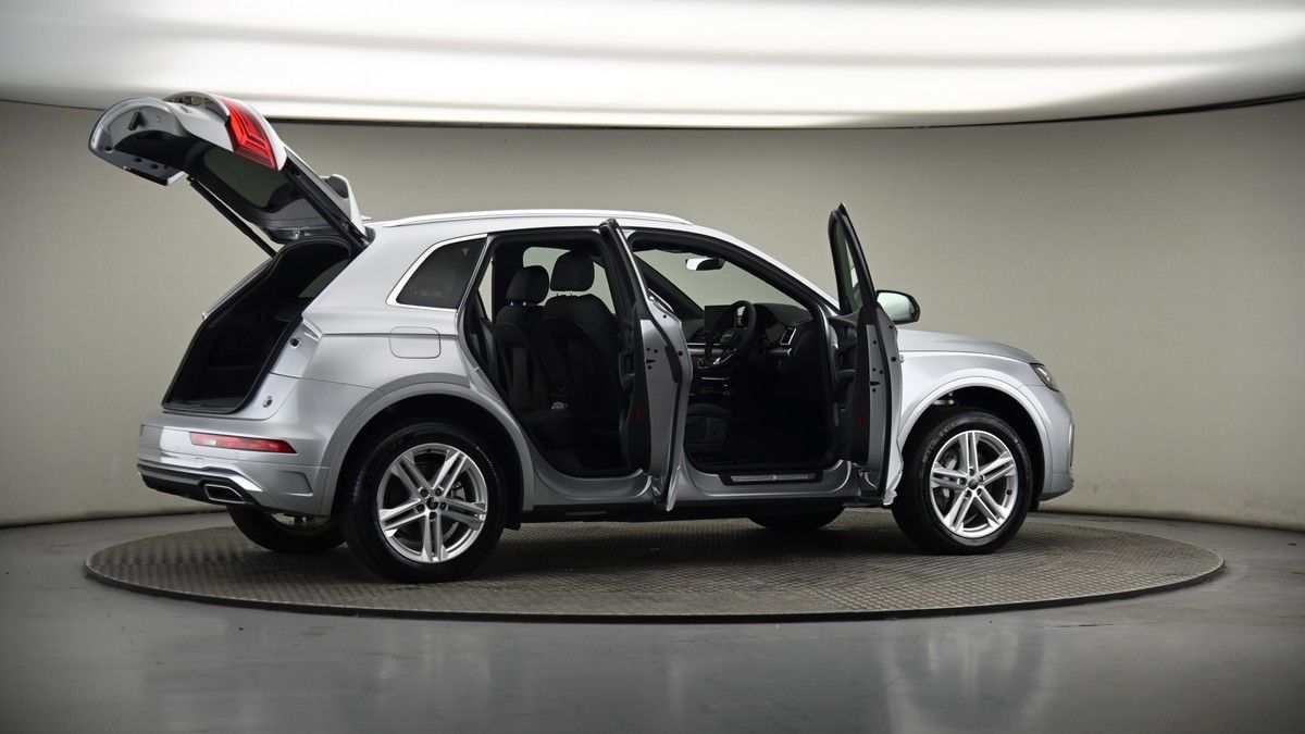 More views of Audi Q5