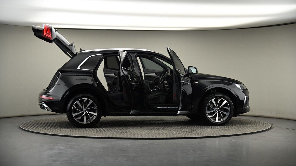 More views of Audi Q5