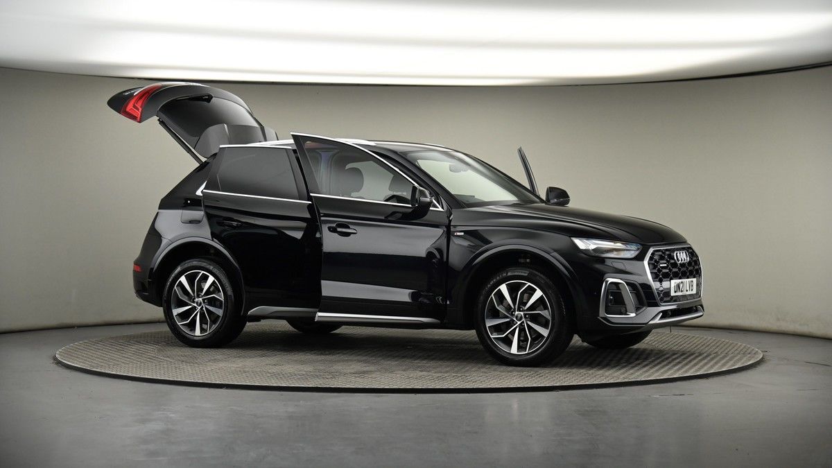 More views of Audi Q5