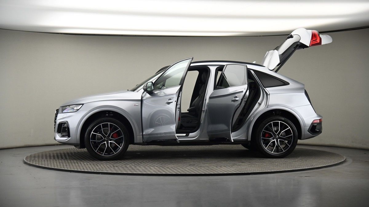 More views of Audi Q5