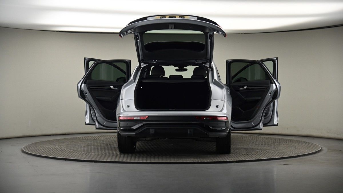 More views of Audi Q5