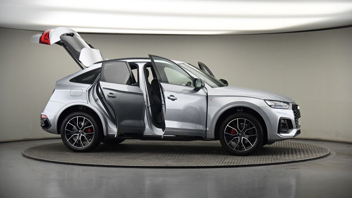 More views of Audi Q5
