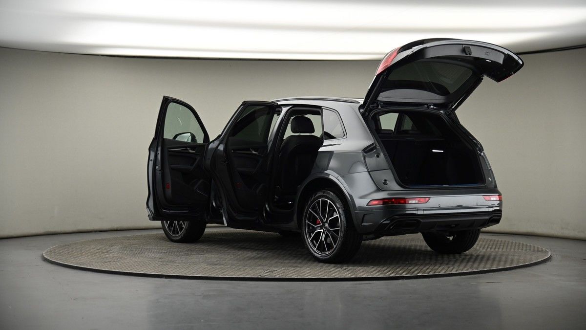 More views of Audi Q5