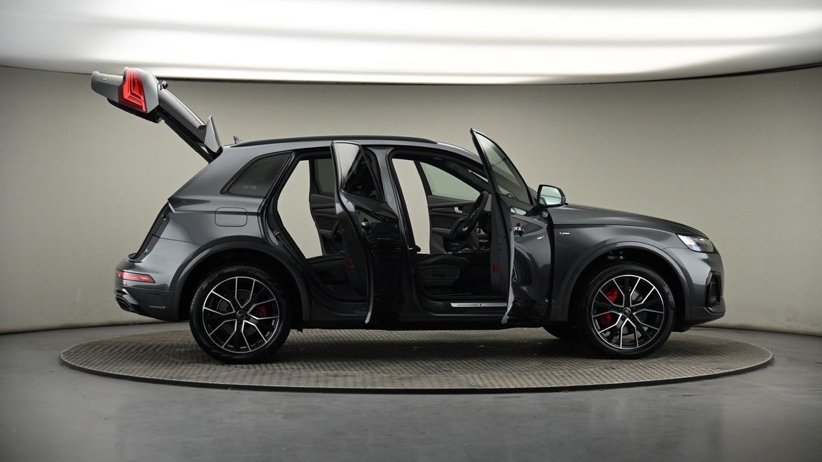 More views of Audi Q5