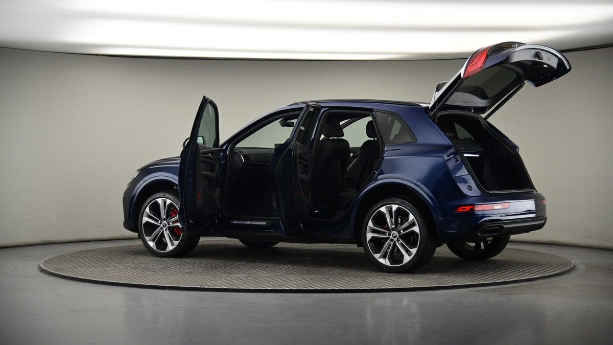 More views of Audi Q5