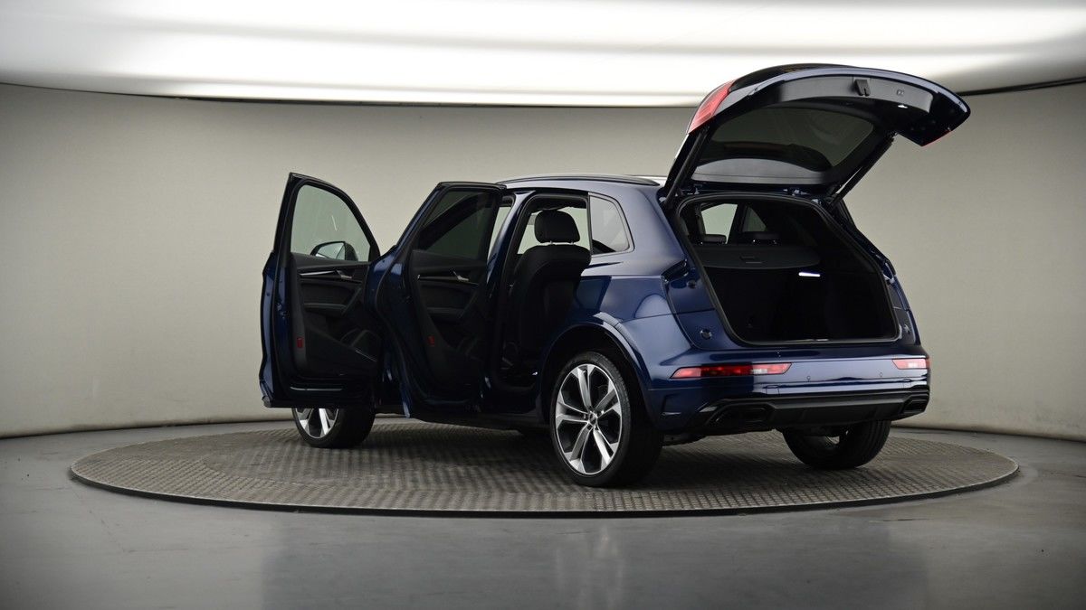 More views of Audi Q5