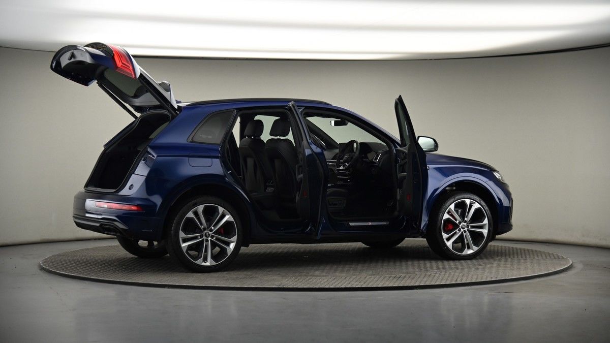 More views of Audi Q5