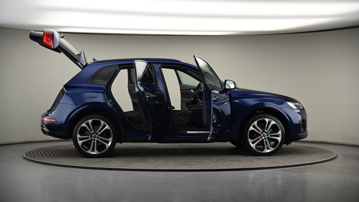 More views of Audi Q5