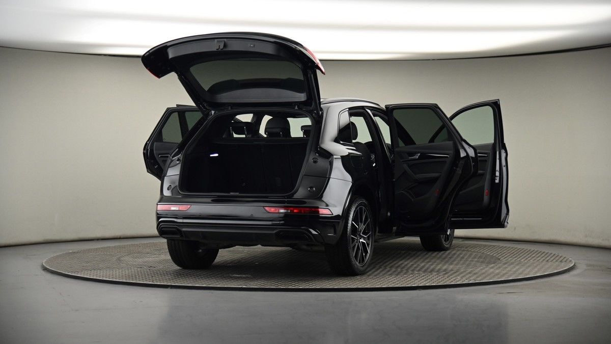 More views of Audi Q5