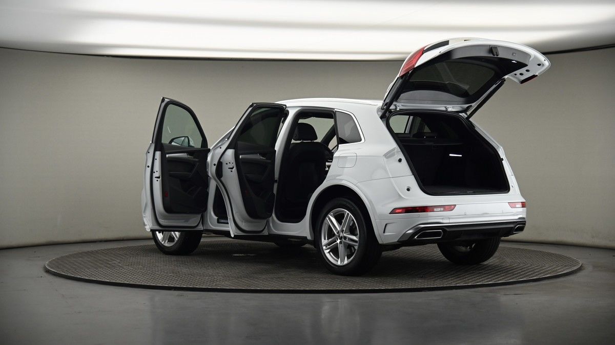 More views of Audi Q5