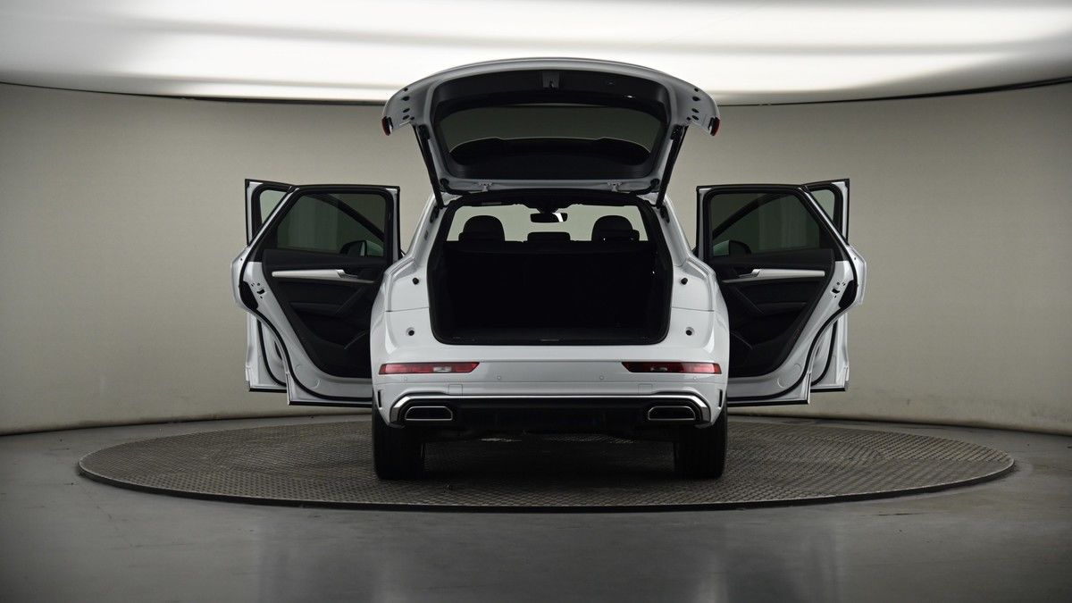 More views of Audi Q5