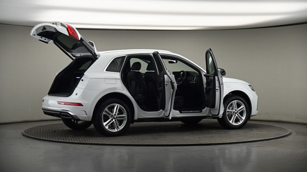 More views of Audi Q5