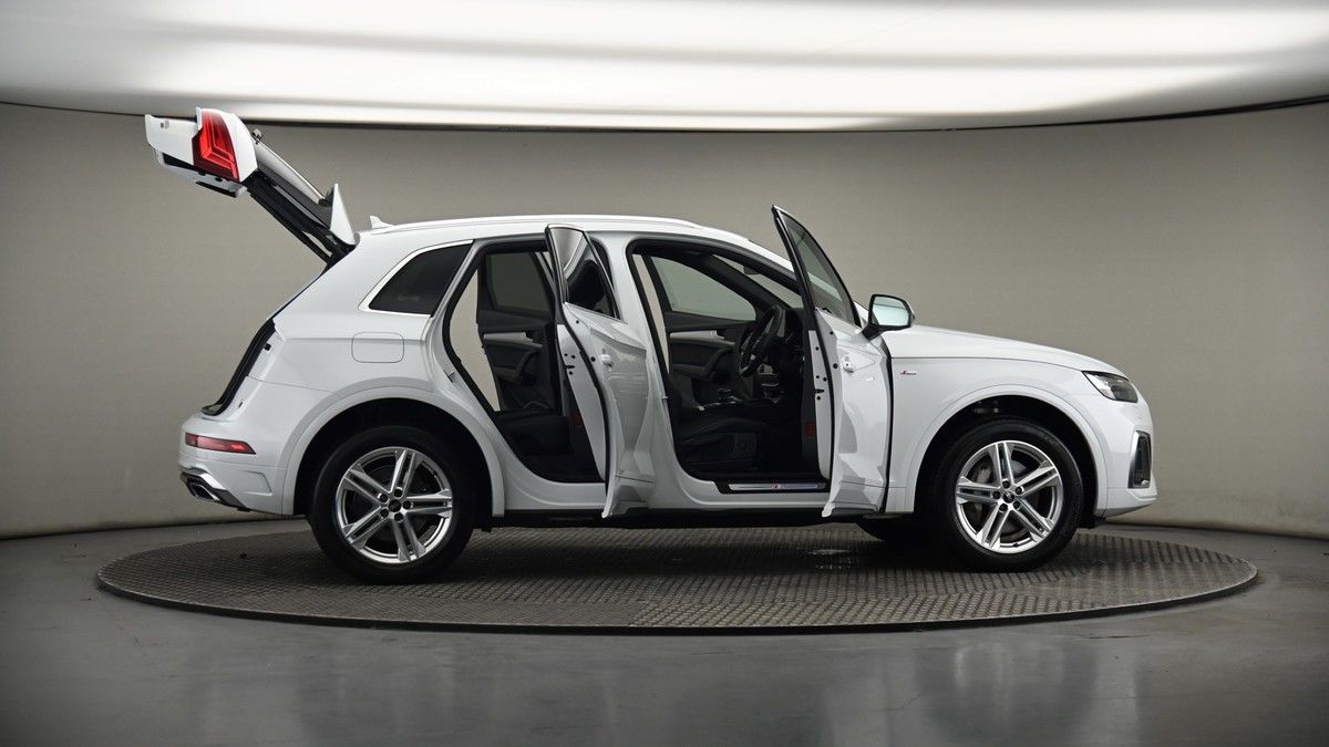 More views of Audi Q5