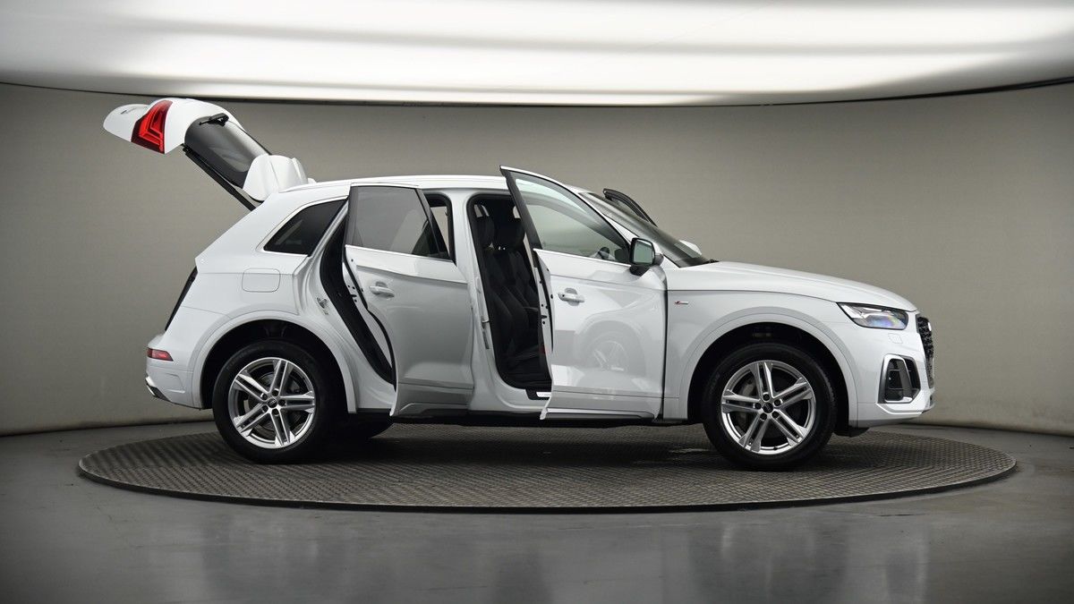 More views of Audi Q5