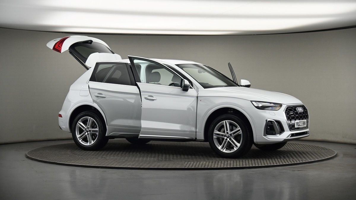 More views of Audi Q5