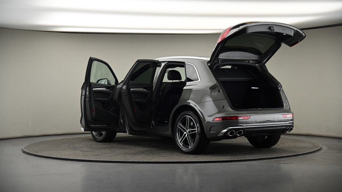 More views of Audi SQ5