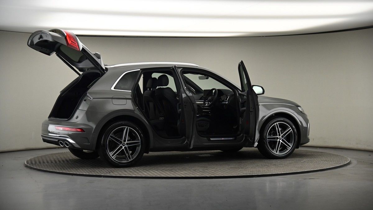 More views of Audi SQ5