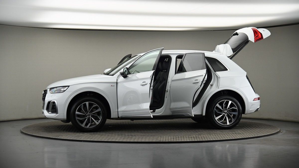 More views of Audi Q5