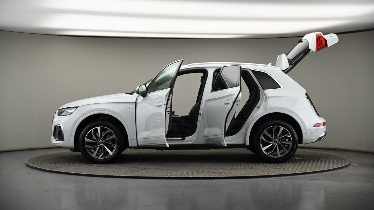 More views of Audi Q5