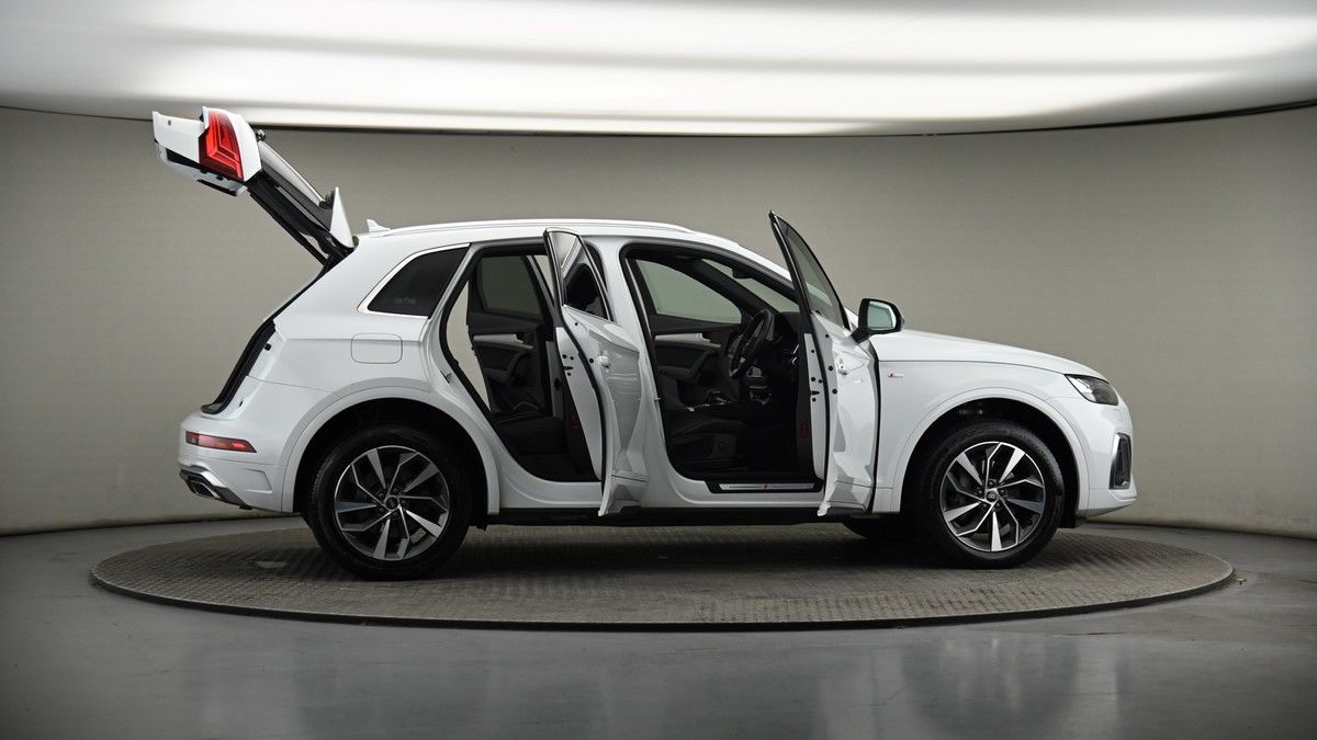 More views of Audi Q5