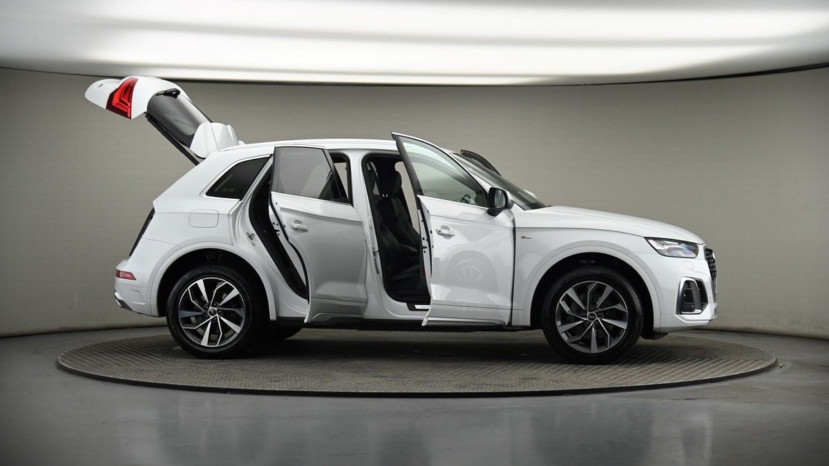 More views of Audi Q5