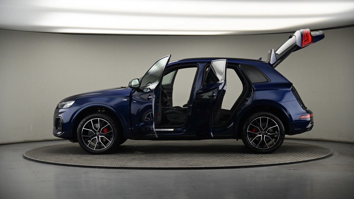 More views of Audi Q5