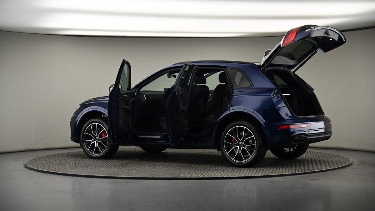 More views of Audi Q5