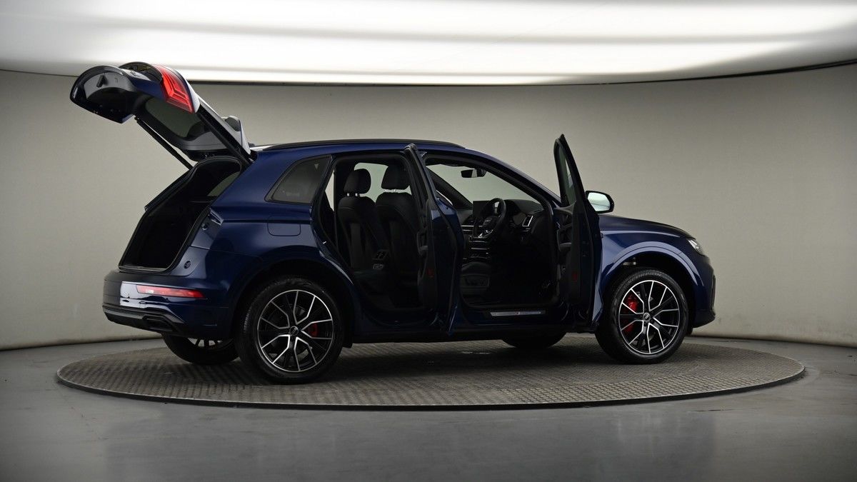 More views of Audi Q5