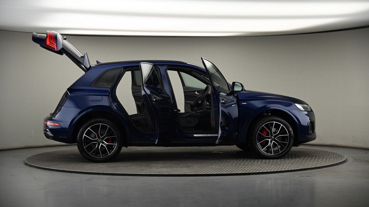 More views of Audi Q5