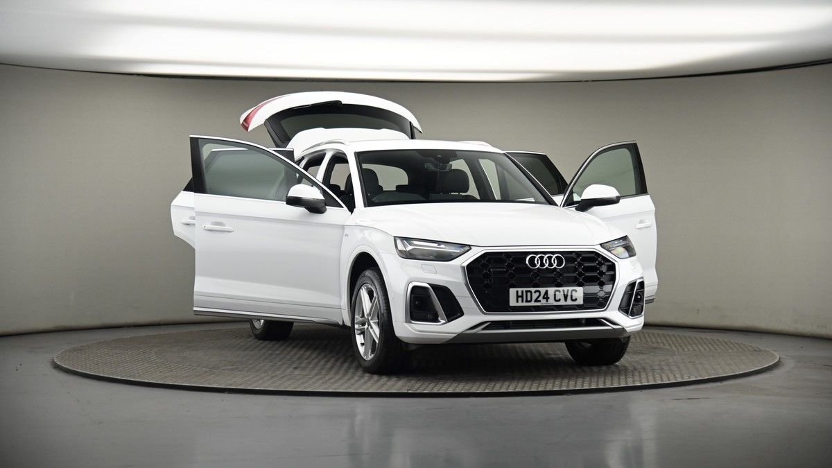 More views of Audi Q5