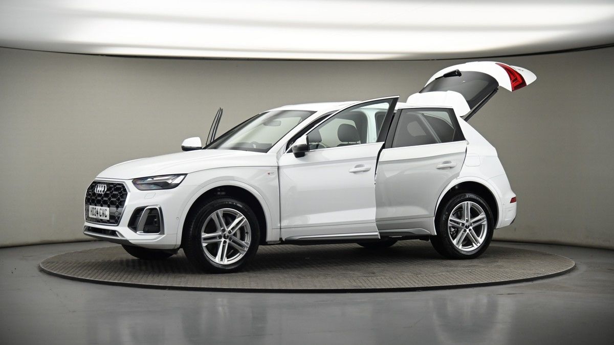 More views of Audi Q5